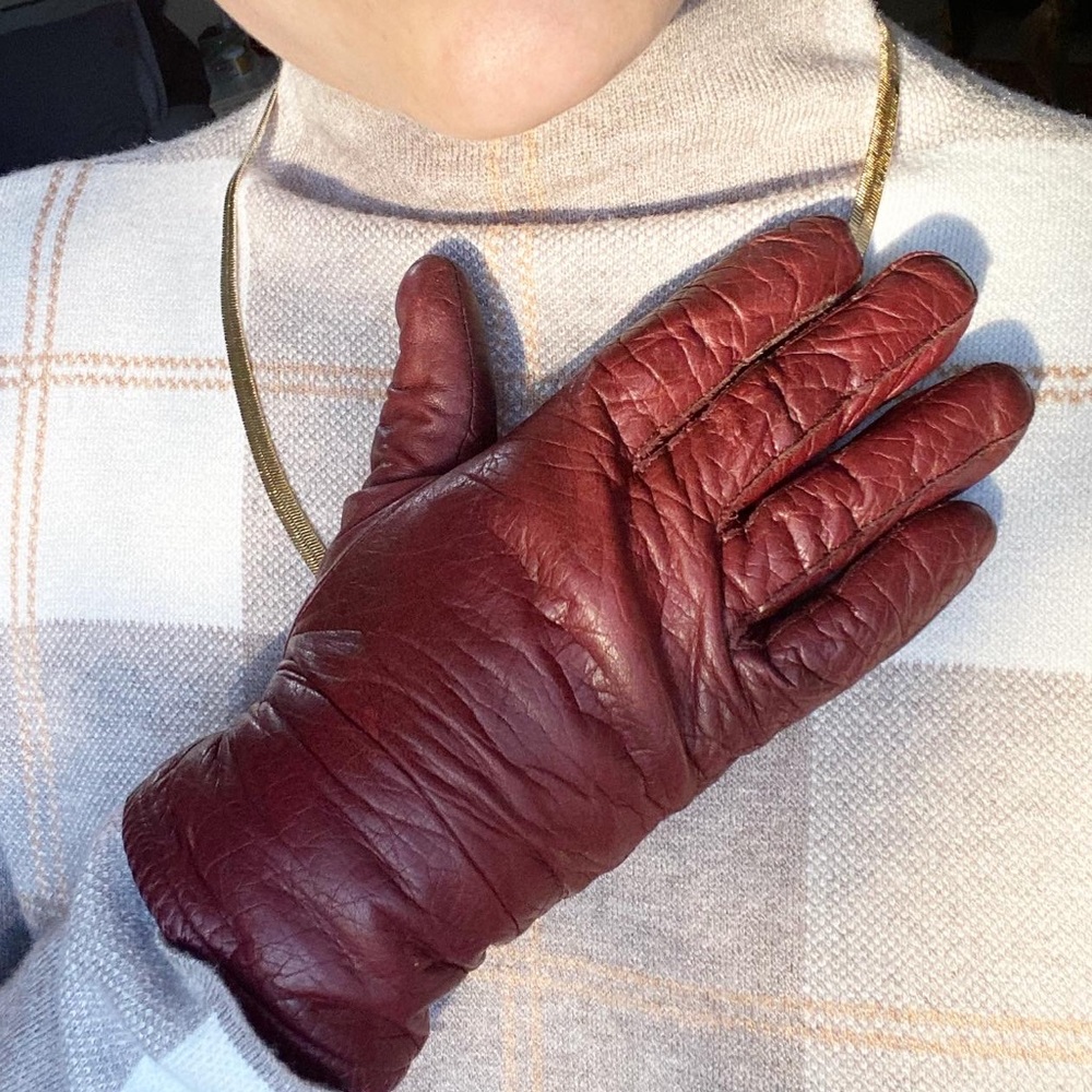 Vintage maroon leather gloves